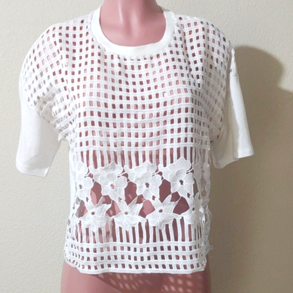 Forever 21 crochet front top SZ L